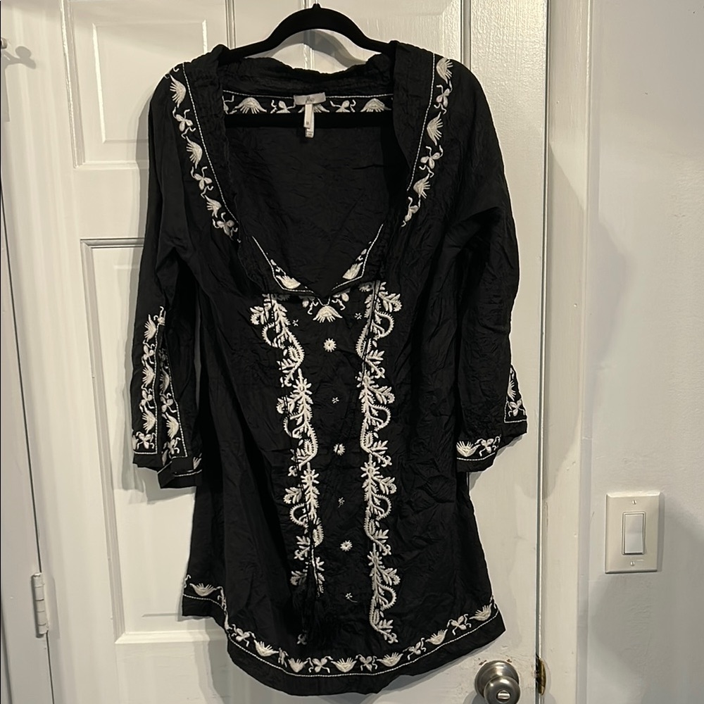 Black and White Embroidered Women's tunic dress